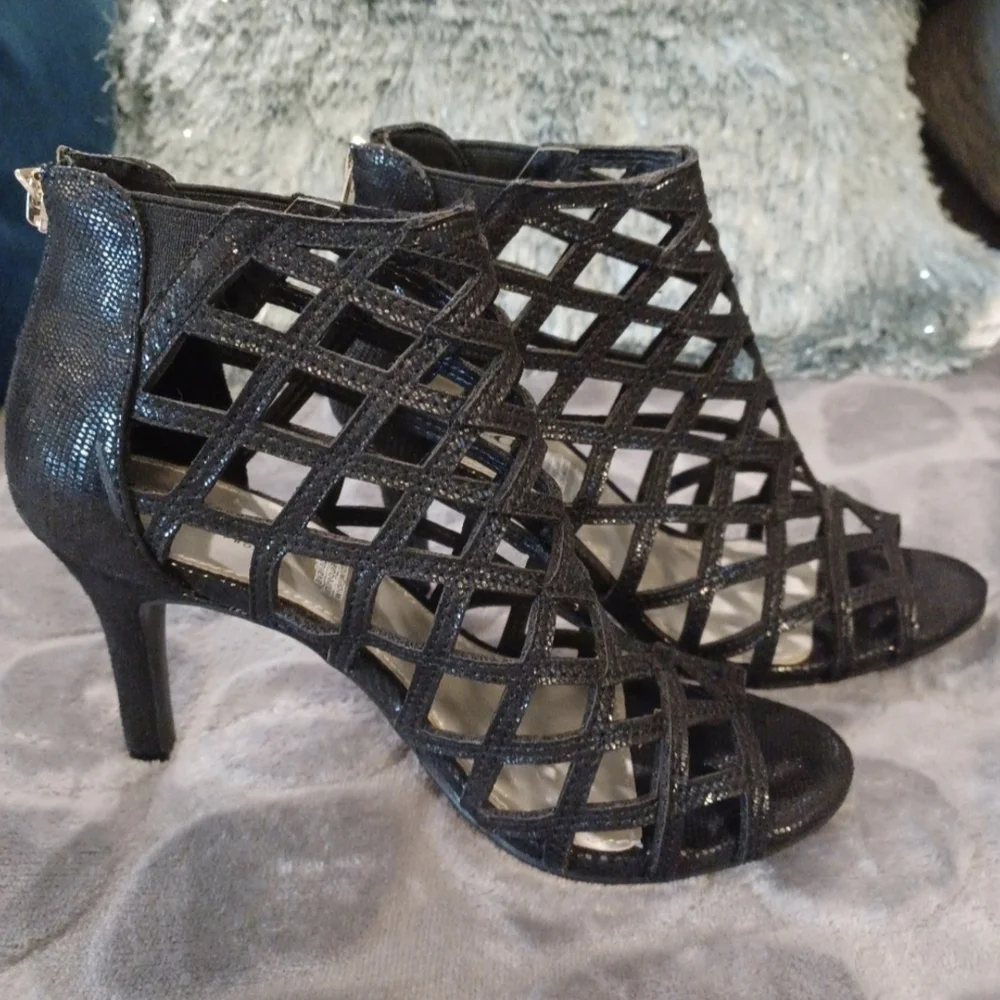 a.n.a Shoes Black Lattice Heeled Ankle Boots Booties Size 5 New - Picture 1 of 7
